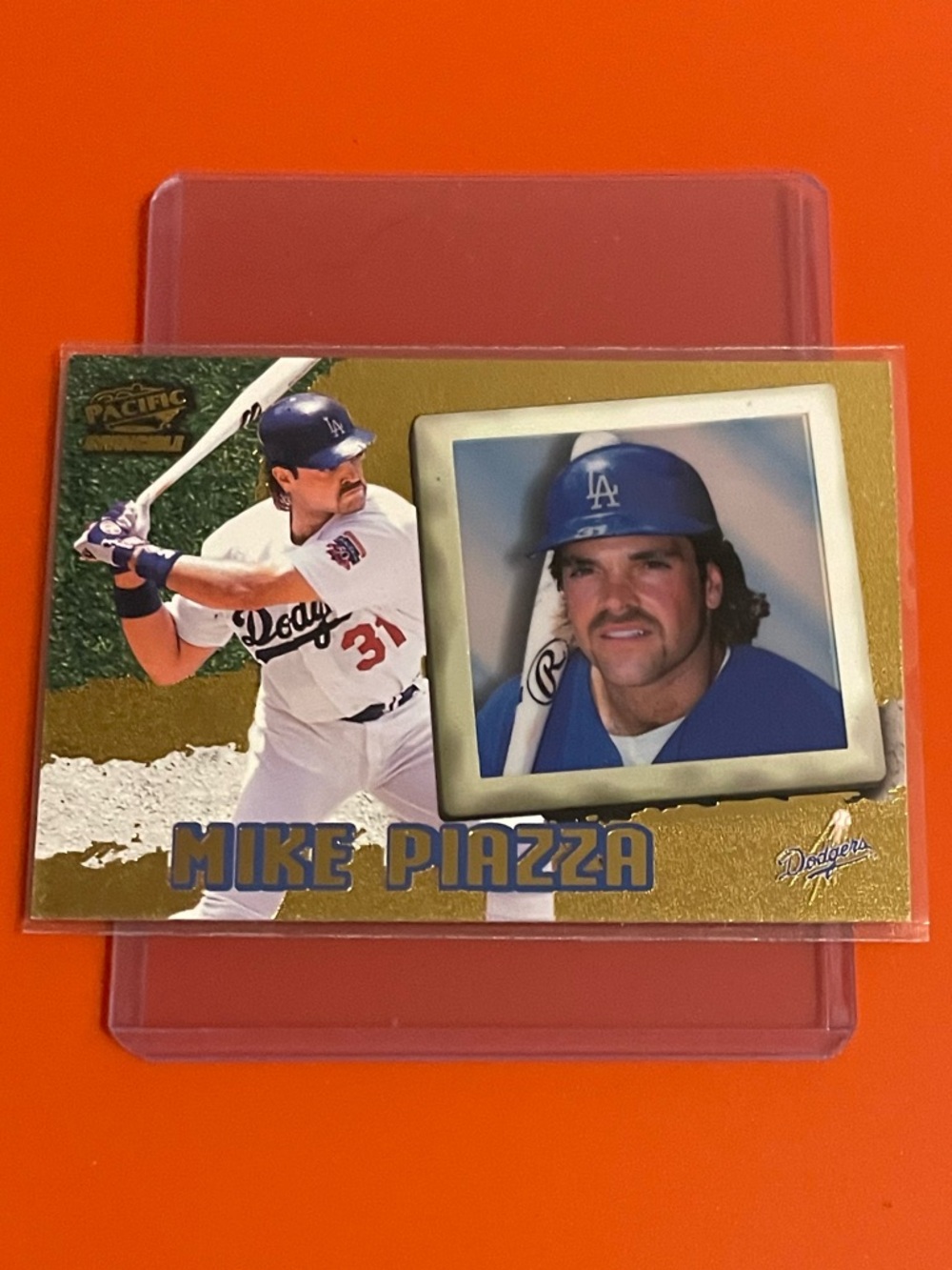 Mike Piazza #112 1998 Pacific Invincible Baseball Trading Card